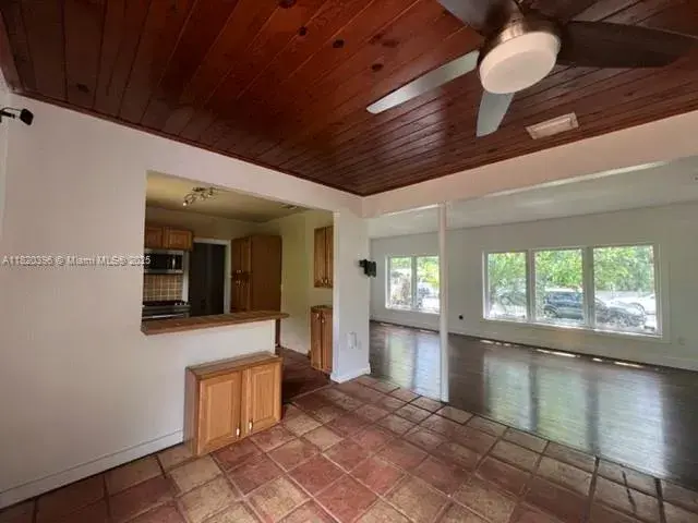 2728 Kirk St, Miami FL 33133
