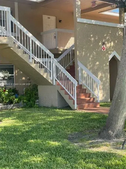 2 bedroom 2 bath Residential for sale at 10007 TWIN LAKES # 25, Coral Springs FL 33071