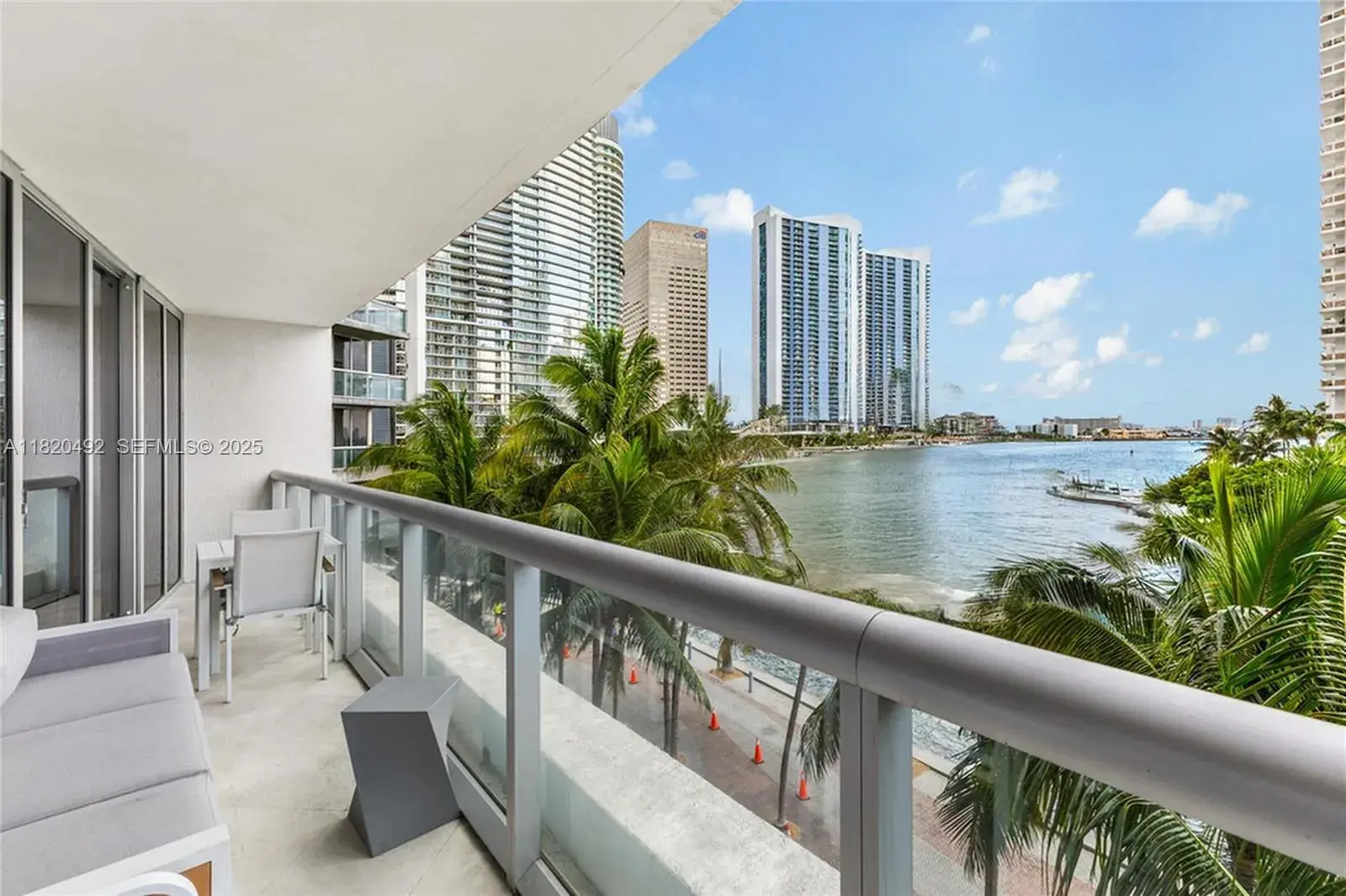 1 bedroom 1 bath Residential for sale at 465 Brickell Ave # 417, Miami FL 33131