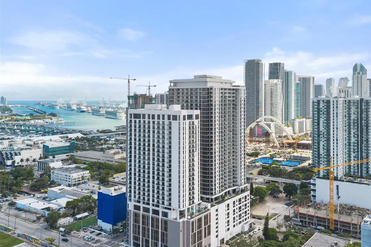 1642 NE 1st Ave # 2303, Miami FL 33132