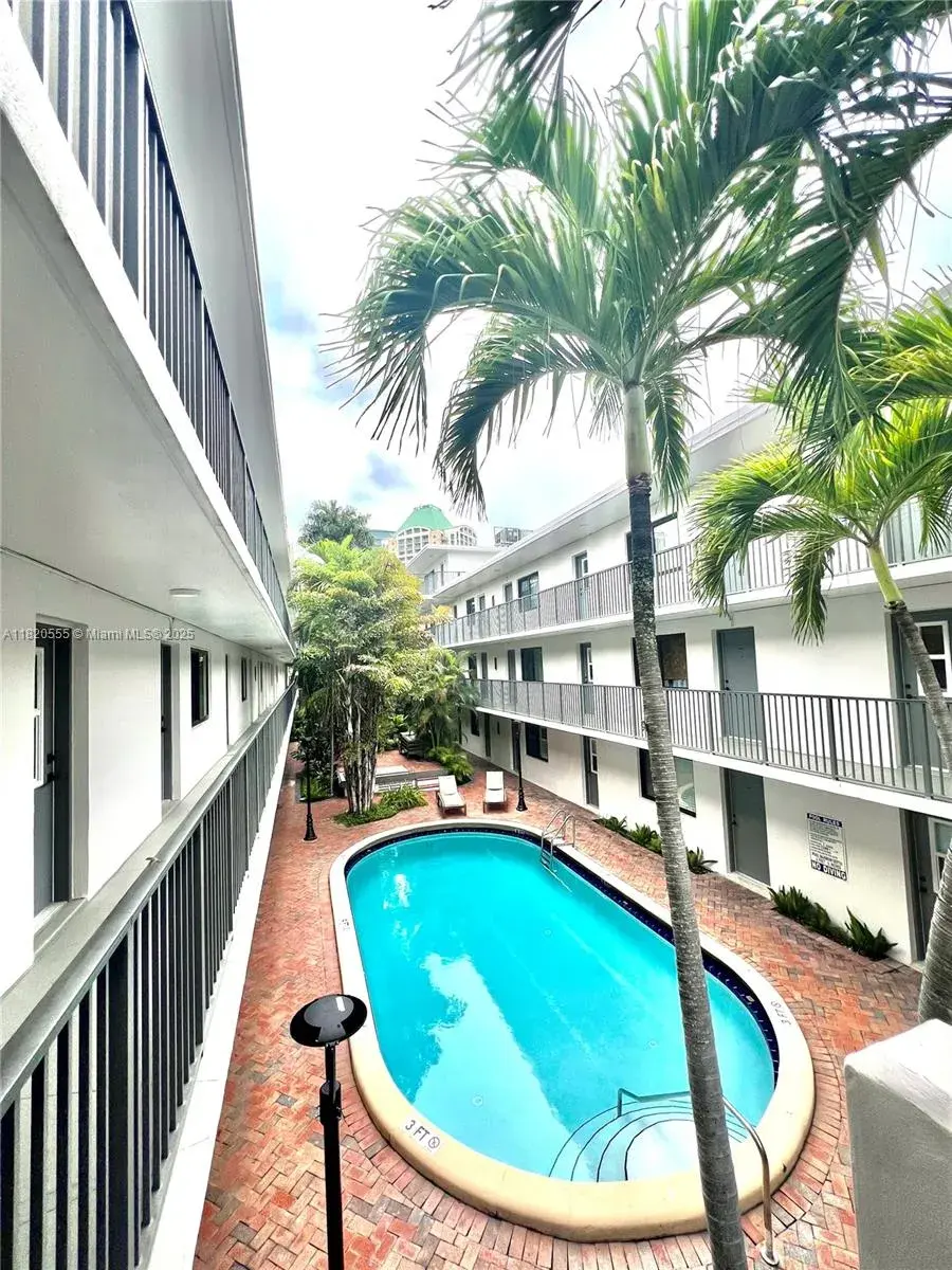 2 bedroom 1 bath Residential for sale at 3240 Mary St # S207, Miami FL 33133