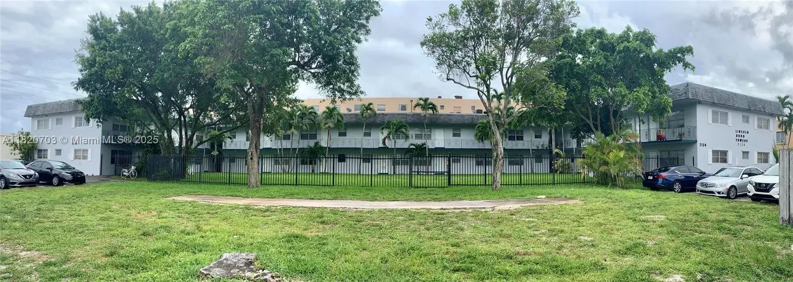 1 bedroom 1 bath Residential Lease for rent at 2134 Lincoln St # 16, Hollywood FL 33020