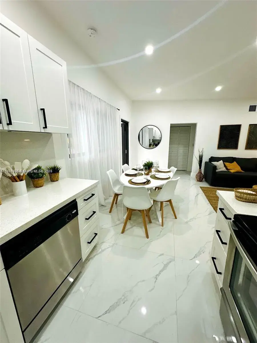 610 NW 111th St, Miami FL 33168