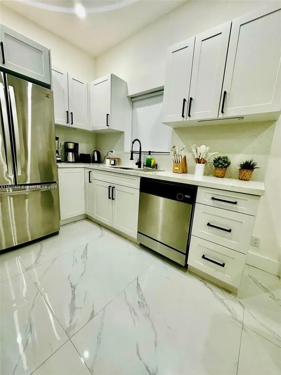 610 NW 111th St, Miami FL 33168