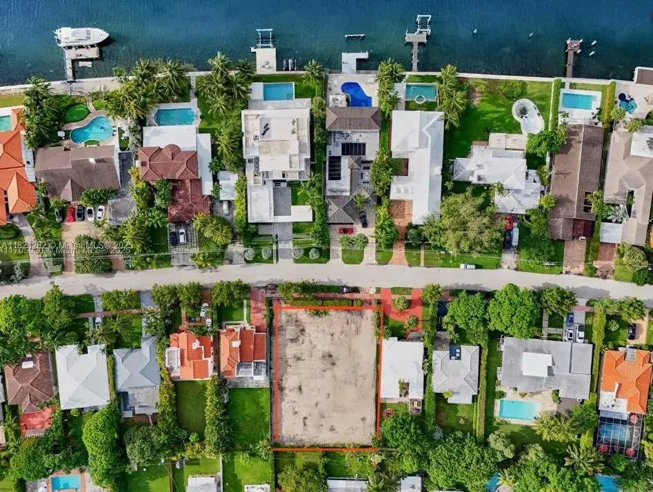 1773 Bay Dr, Miami Beach FL 33141