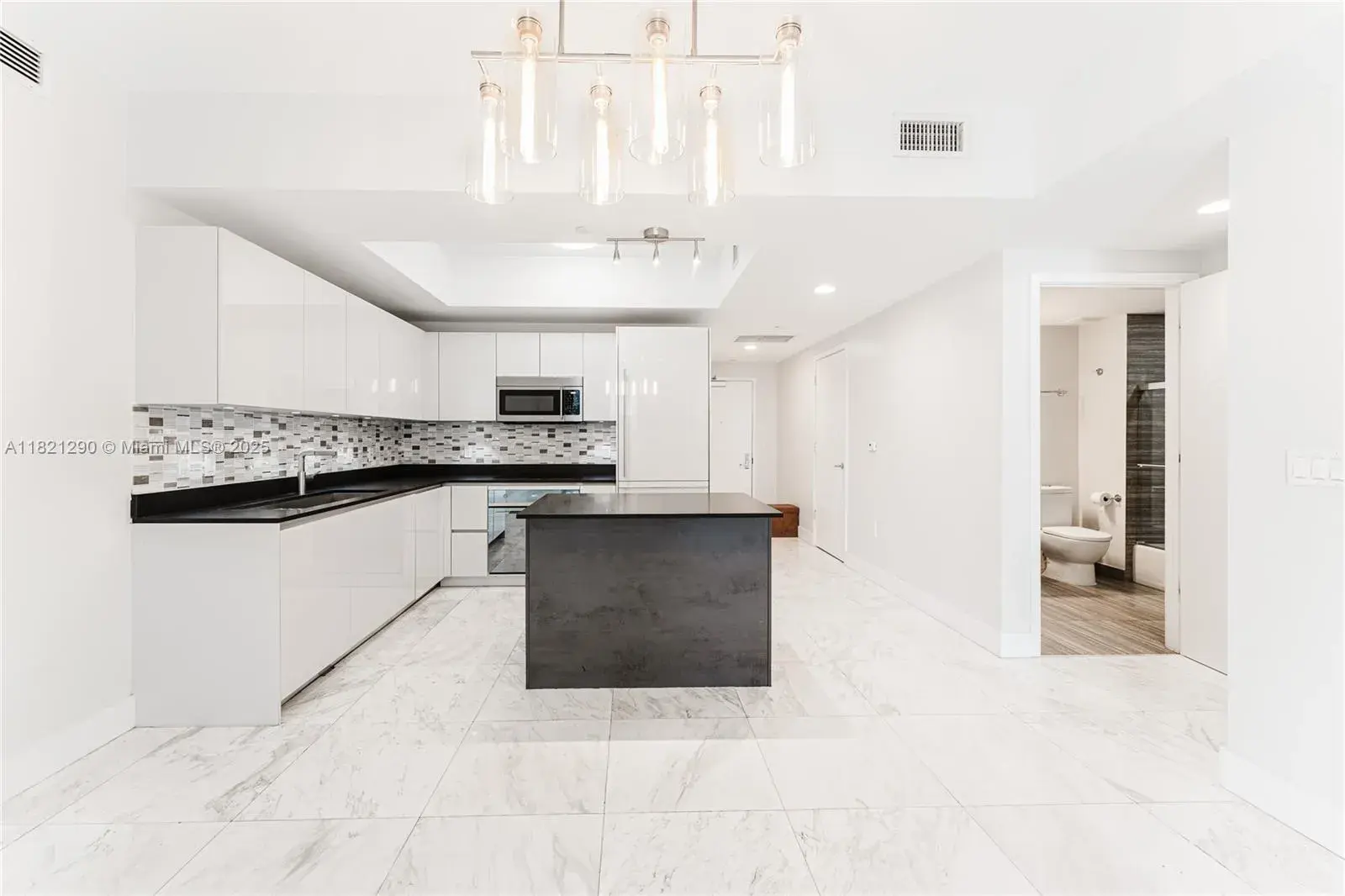 2 bedroom 2 bath Residential for sale at 1010 Brickell Ave # 1409, Miami FL 33131