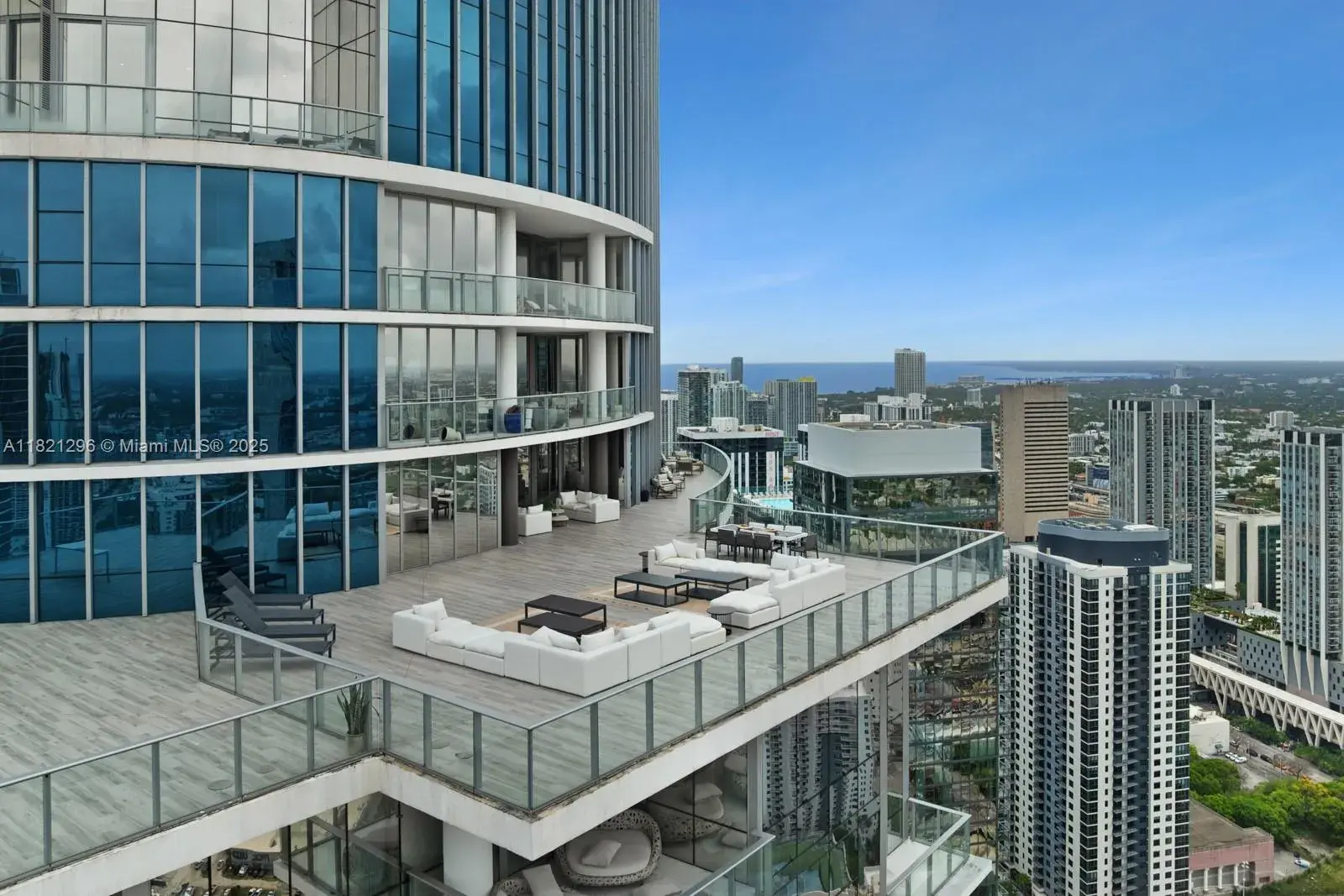 851 NE 1st Ave # 5202, Miami FL 33132