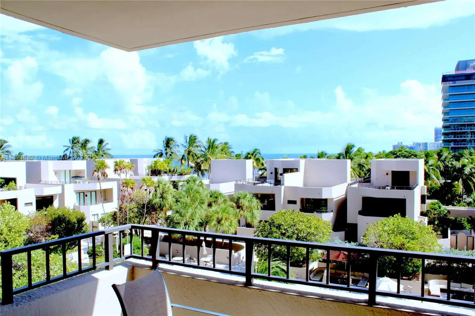 2 bedroom 2 bath for rent at 201 Crandon Blvd # 439, Key Biscayne FL 33149