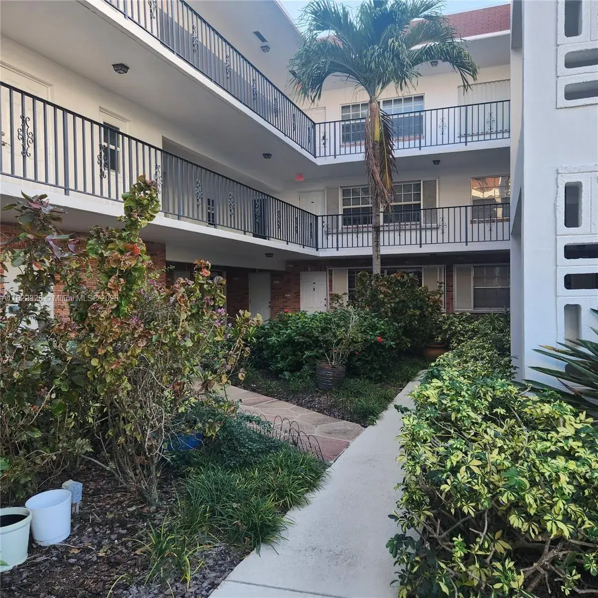 2424 NE 9th St # 212, Fort Lauderdale FL 33304