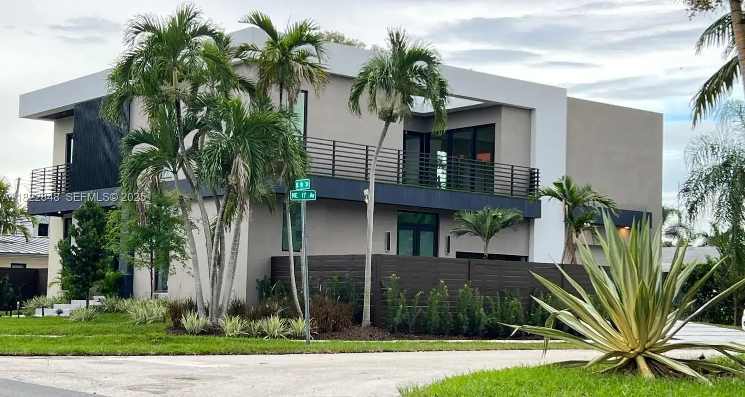 5 bedroom 4 bath Residential for sale at 1700 NE 18th St, Fort Lauderdale FL 33305