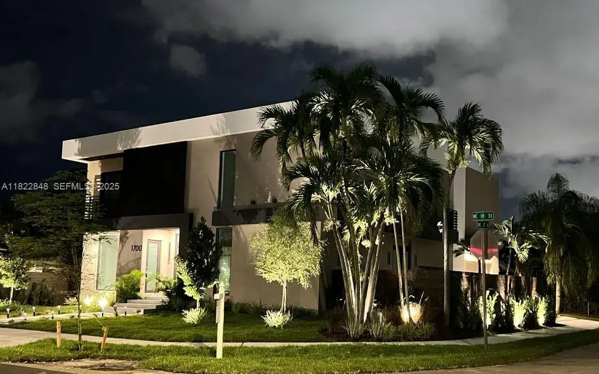 1700 NE 18th St, Fort Lauderdale FL 33305