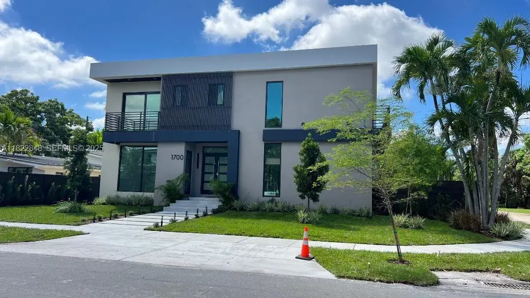 1700 NE 18th St, Fort Lauderdale FL 33305