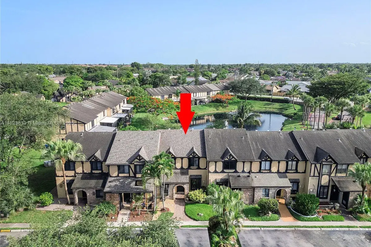 9264 NW 49th Pl, Sunrise FL 33351