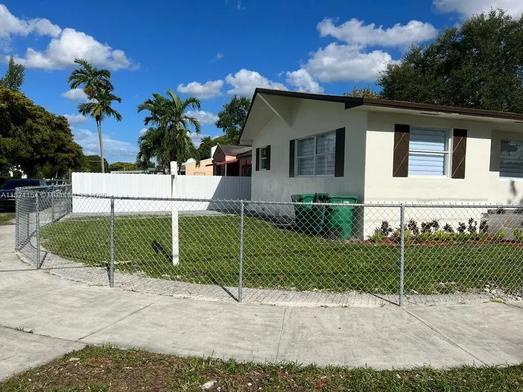 7545 NW 10th Ave, Miami FL 33150