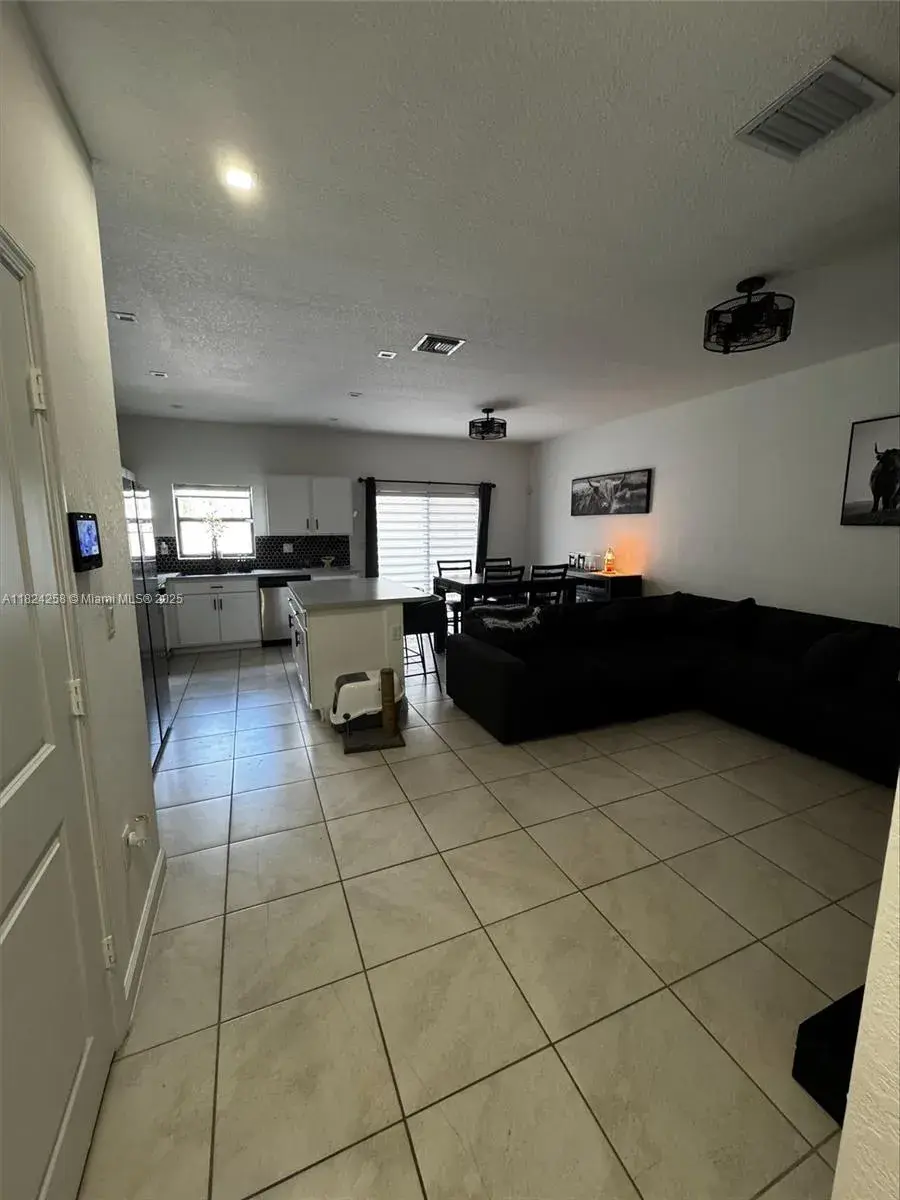1136 SW 6th Ave, Florida City FL 33034