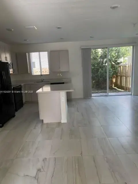 2441 SE 11th St # 2441, Homestead FL 33035