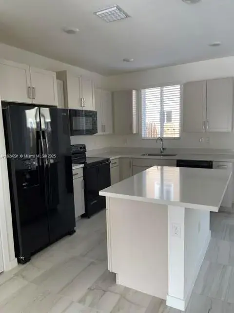 2441 SE 11th St # 2441, Homestead FL 33035