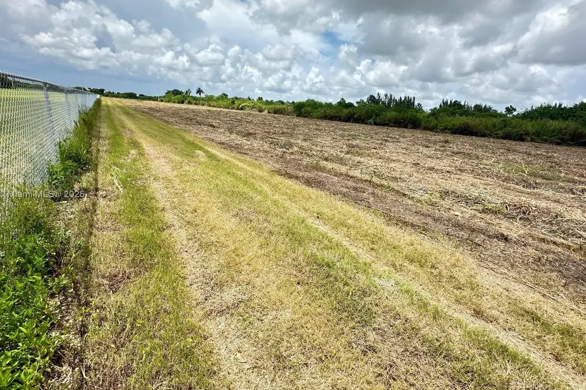 14300 SW 200, Miami FL 33177