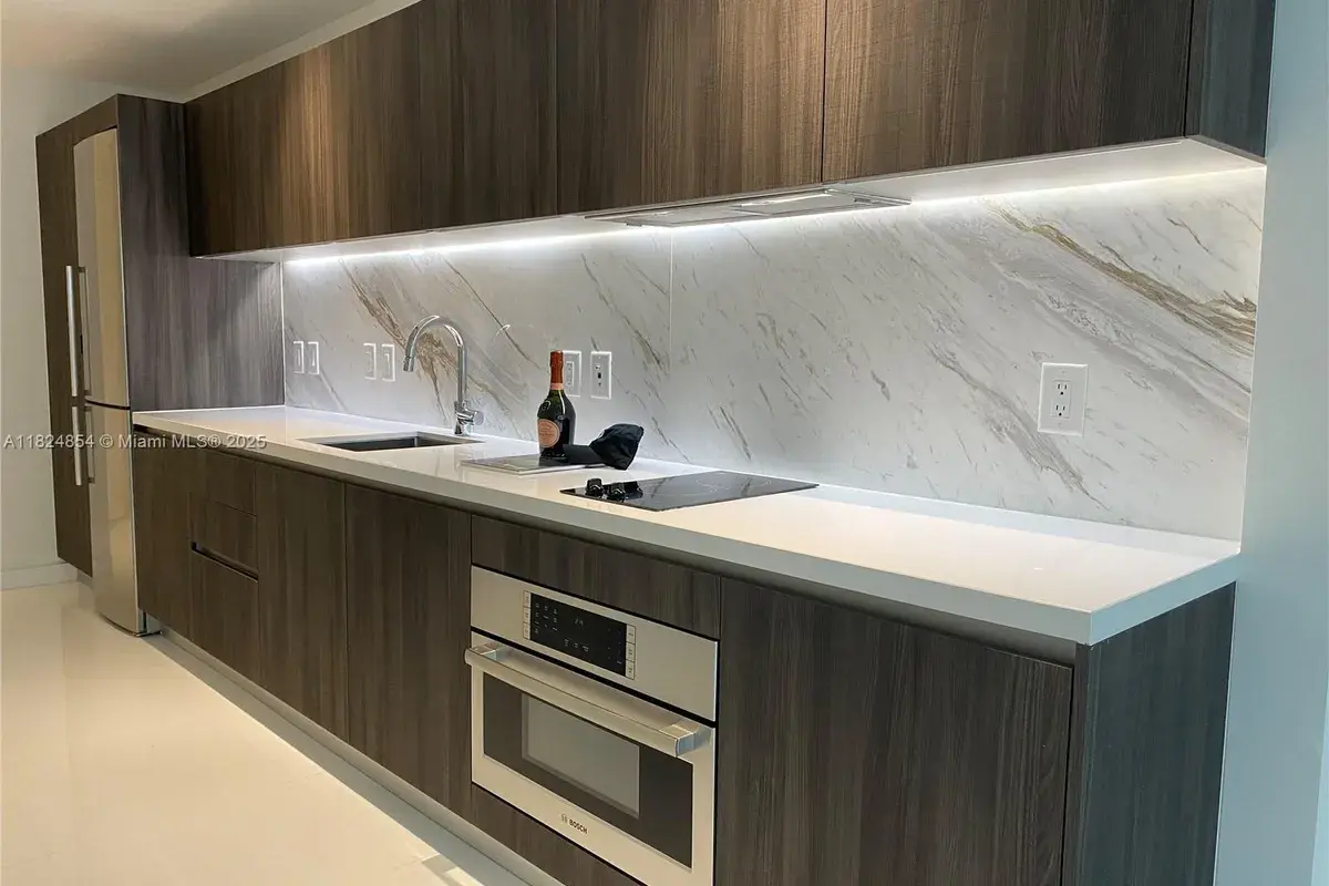 851 NE 1st Ave # 503, Miami FL 33132