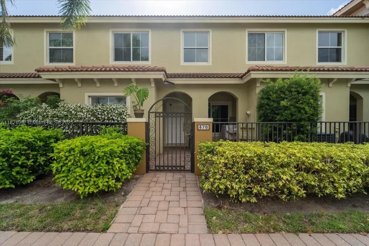 3 bedroom 3 bath Residential for sale at 370 Lake Monterey Cir, Boynton Beach FL 33426