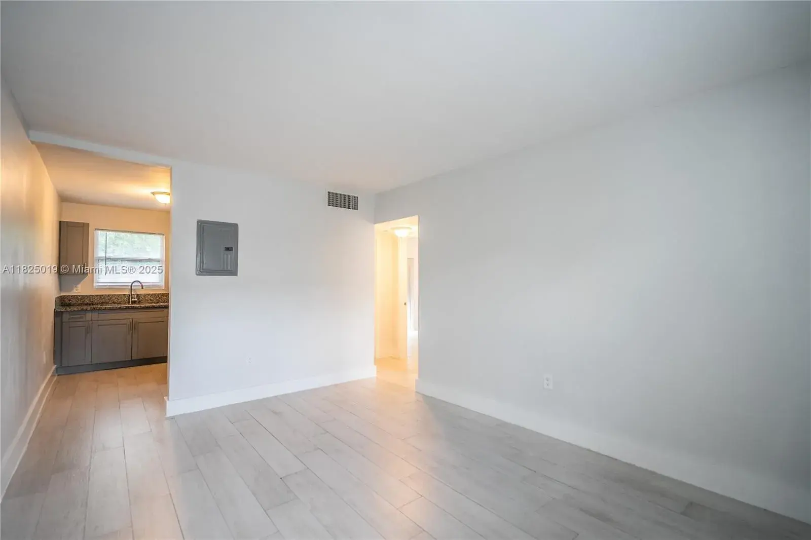 465 NE 59th St # 28, Miami FL 33137