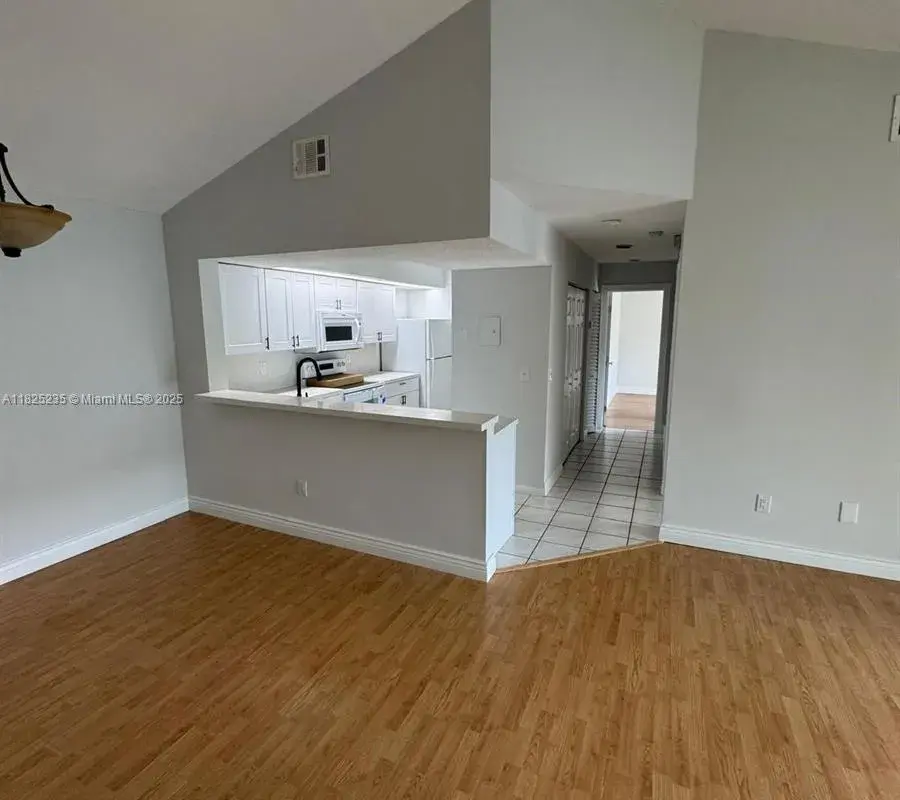 18880 NW 57th Ave # 306, Hialeah FL 33015