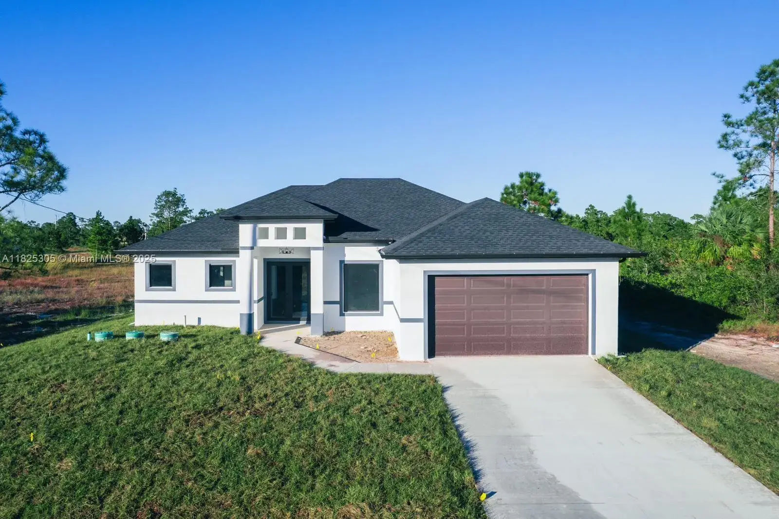 1268 HILLCREST ST E, Lehigh Acres FL 33974