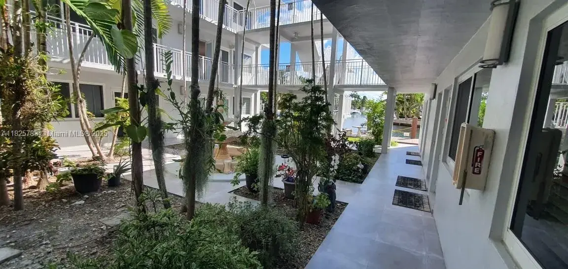 2430 NE 135th St # 304, North Miami FL 33181 photo 4