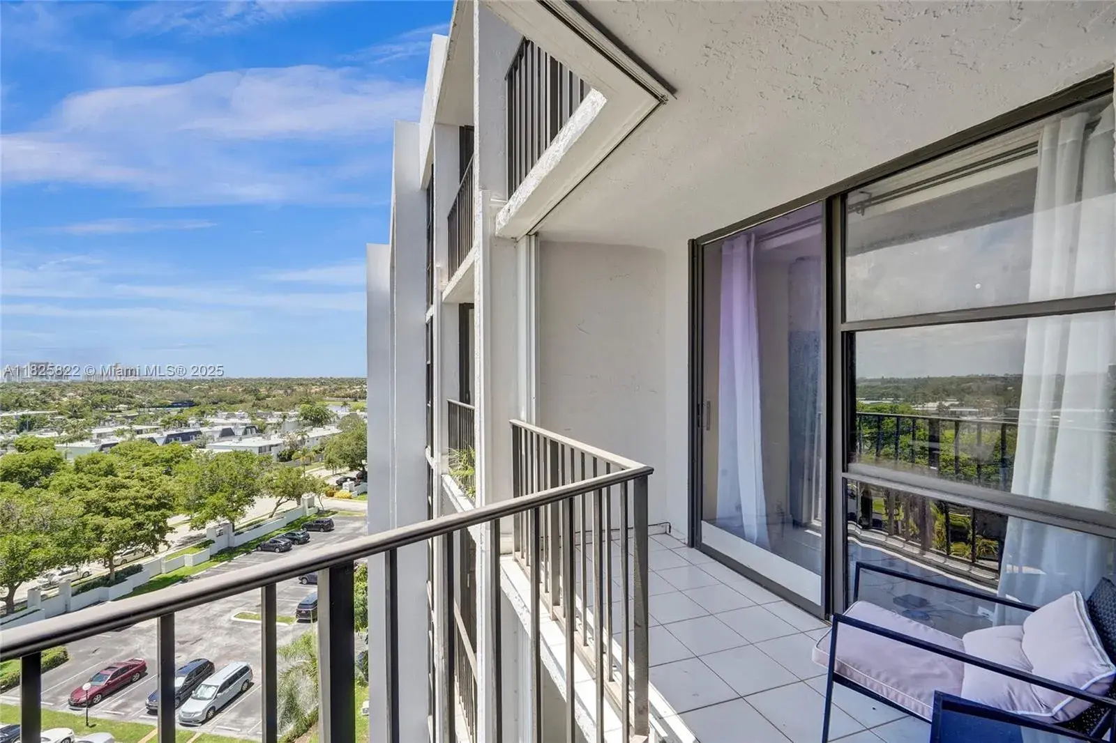 800 Parkview Dr # 911, Hallandale Beach FL 33009