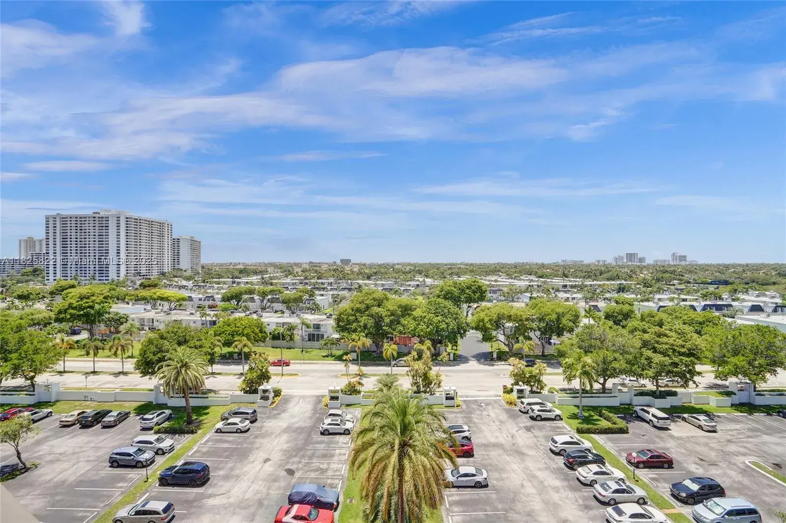 800 Parkview Dr # 911, Hallandale Beach FL 33009