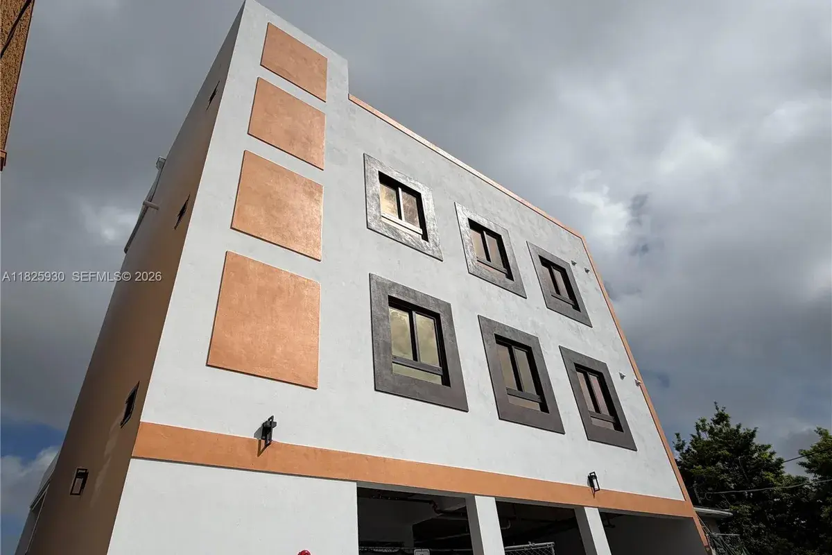 1037 NW 2nd St, Miami FL 33128