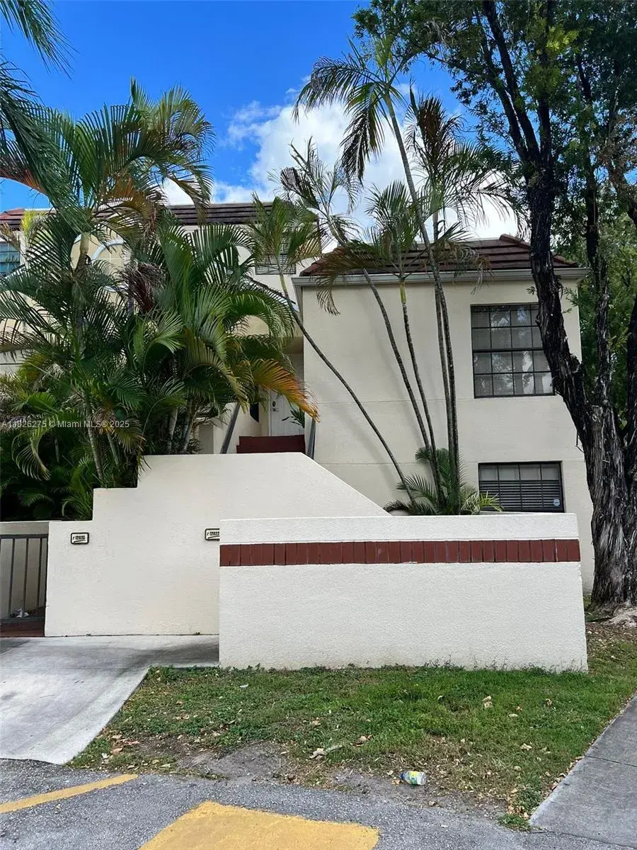 3 bedroom 2 bath Residential for sale at 12922 SW 88th Ter # 206, Miami FL 33186
