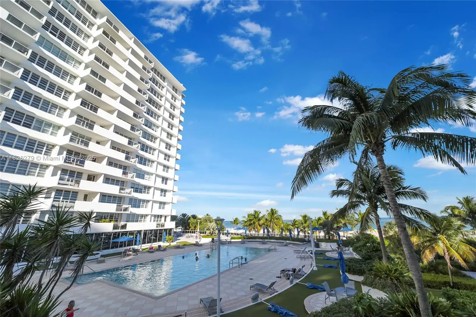 1 bath for rent at 100 Lincoln Rd # 315, Miami Beach FL 33139