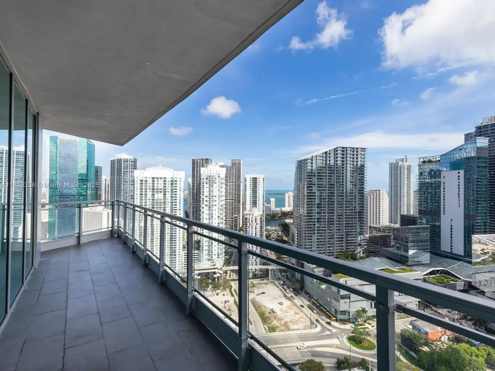 92 SW 3rd St # 3901, Miami FL 33130