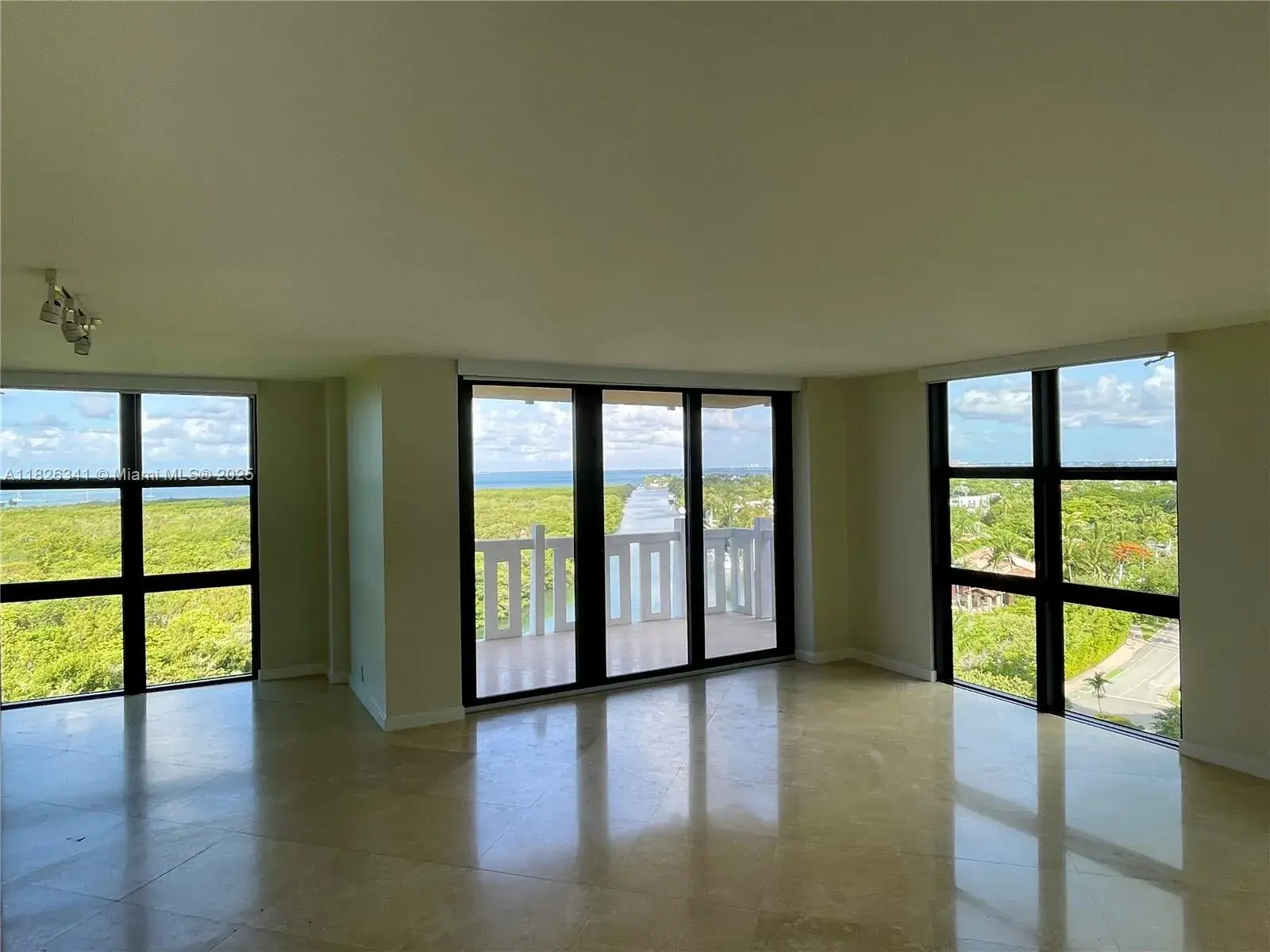 1121 Crandon Blvd # D902, Key Biscayne FL 33149