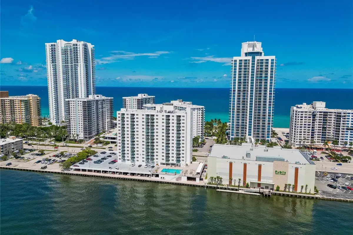 3000 S Ocean Dr # 702, Hollywood FL 33019