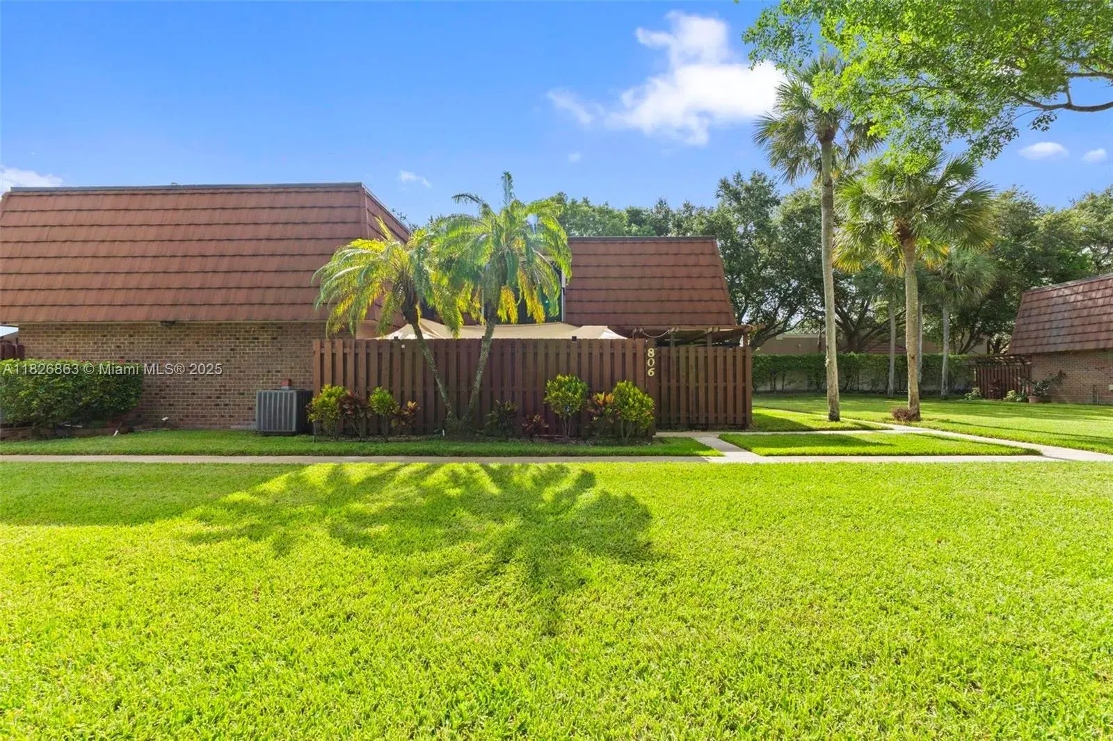 3 bedroom 2 bath Residential for sale at 806 SW 119th Way, Davie FL 33325