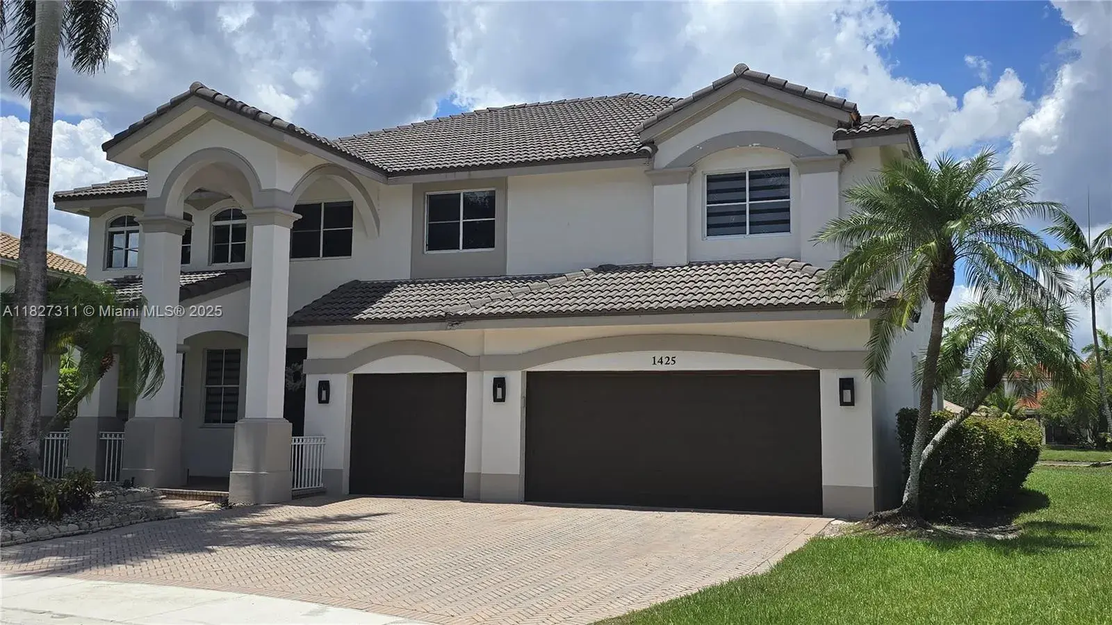 6 bedroom 4 bath Residential for sale at 1425 Crossbill Ct, Weston FL 33327