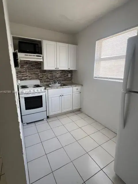 3669 Thomas Ave # 10, Miami FL 33133