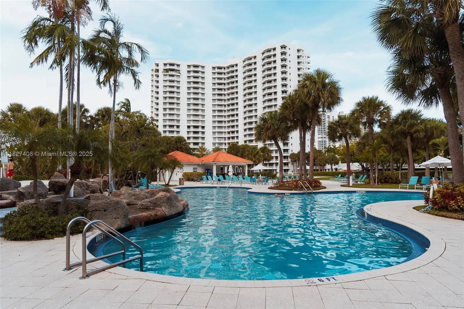 2 bedroom 2 bath Residential for sale at 3300 NE 192nd St # 701, Aventura FL 33180