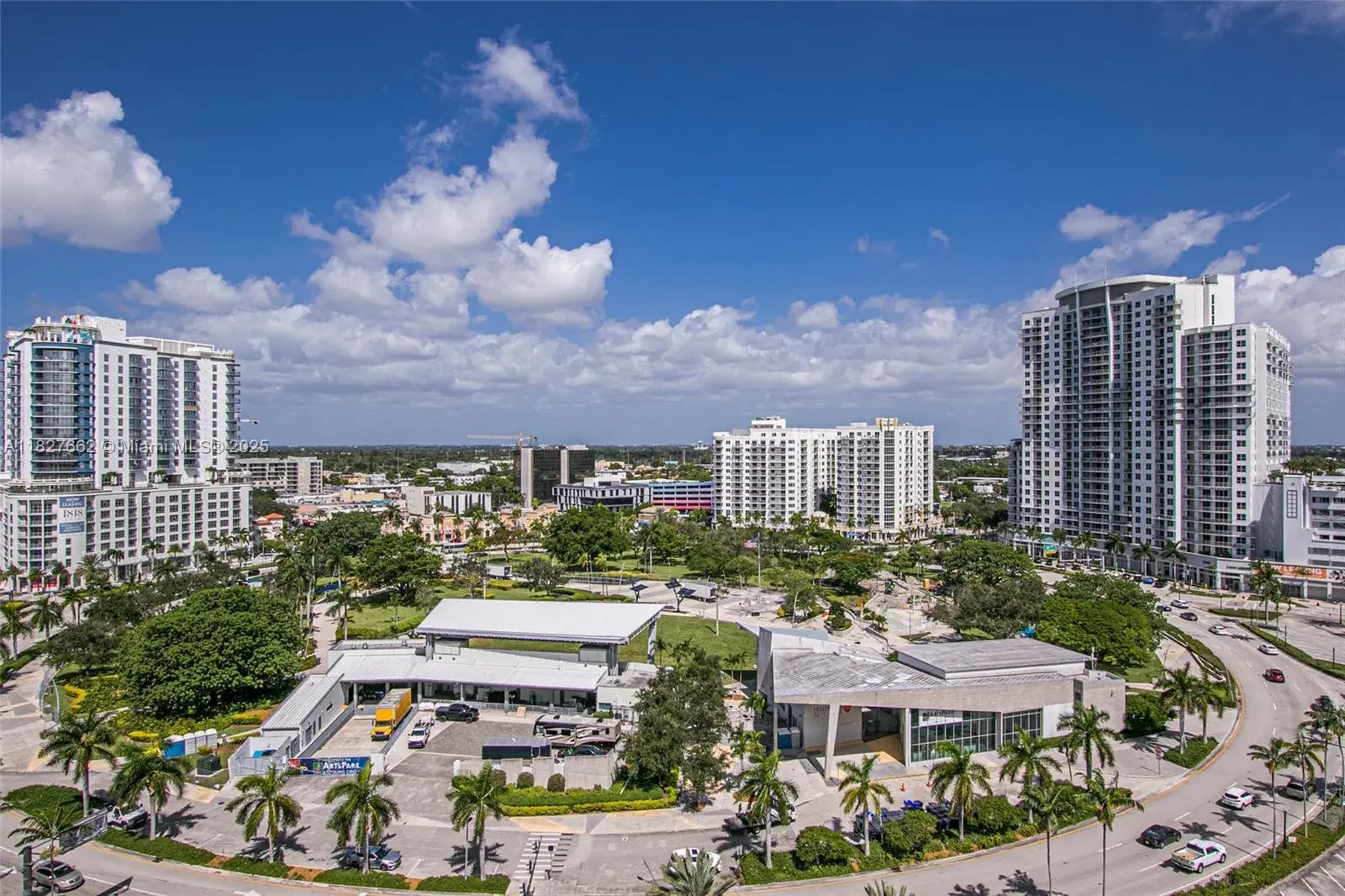 1 bedroom 2 bath for sale at 1720 Harrison St # 14E, Hollywood FL 33020