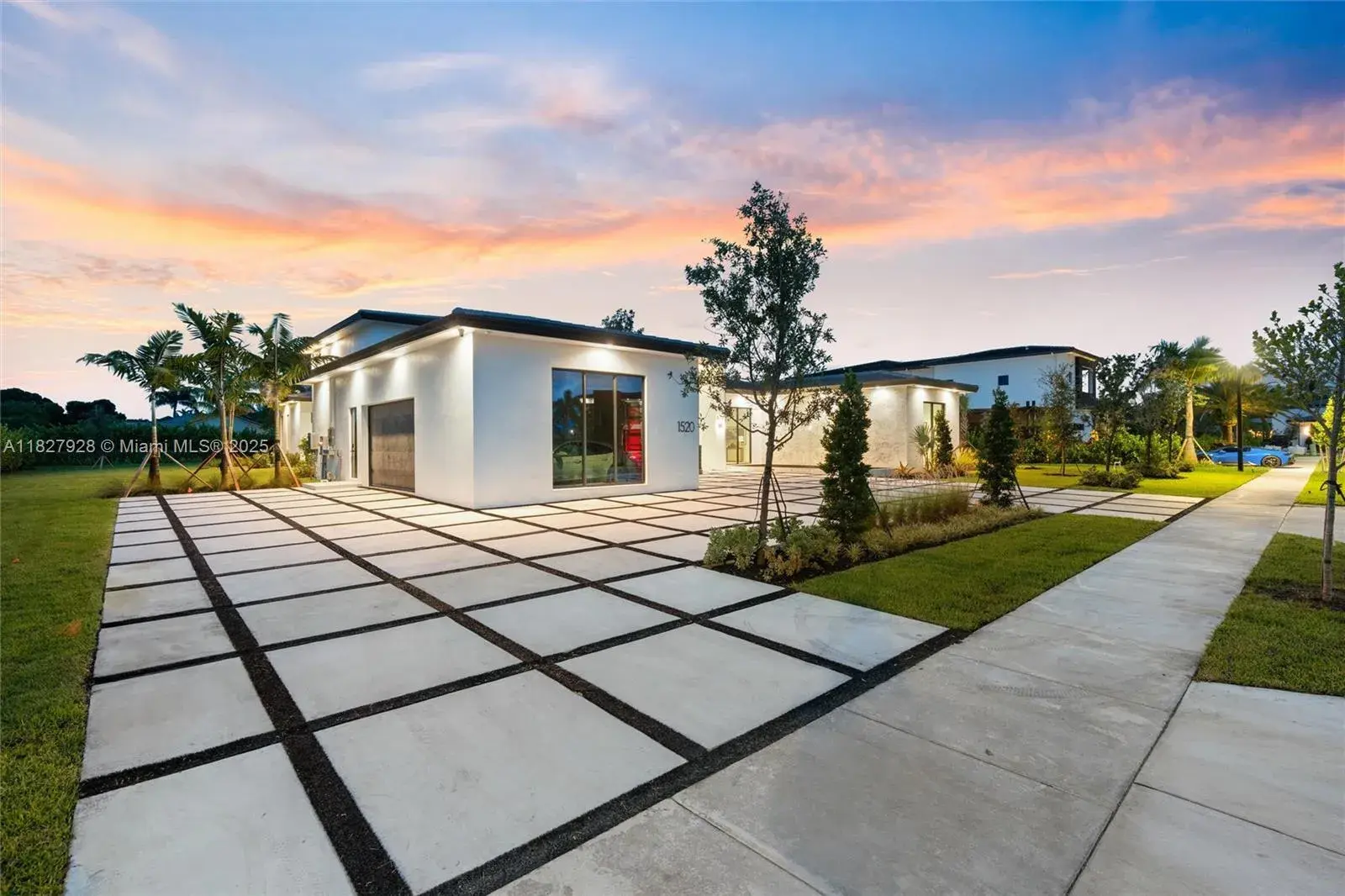 1520 SW 149th Ter, Davie FL 33326