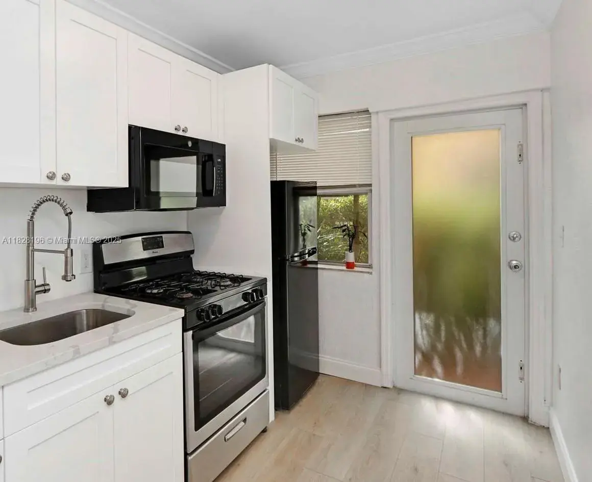 1 bedroom 1 bath for rent at 6831 Abbott Ave # 3, Miami Beach FL 33141