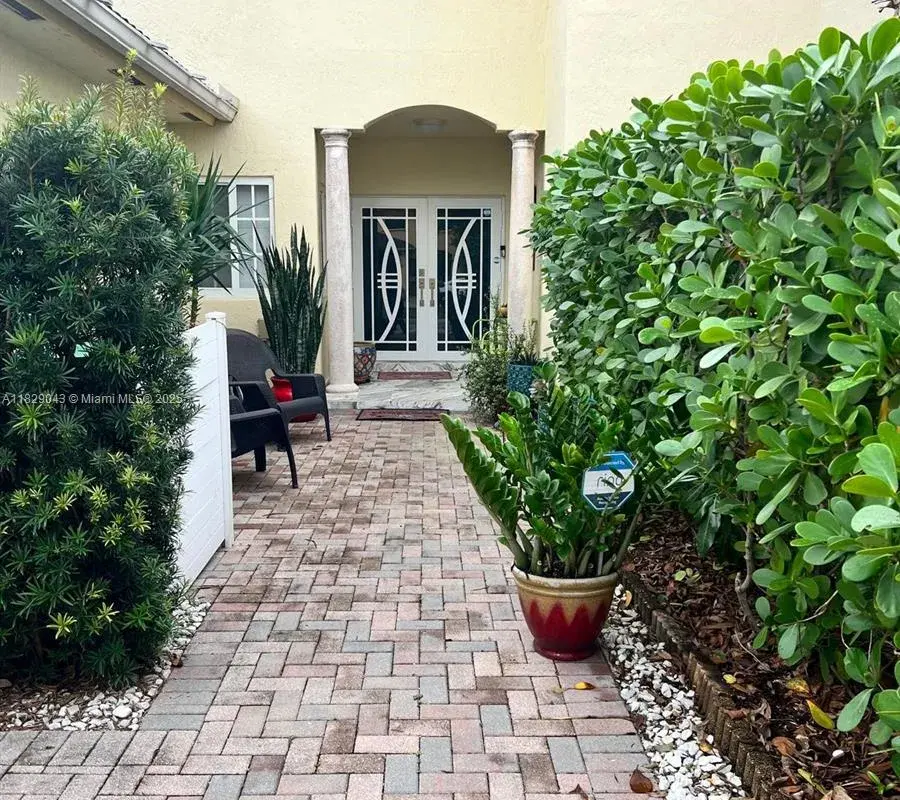 13220 SW 143rd Ter, Miami FL 33186
