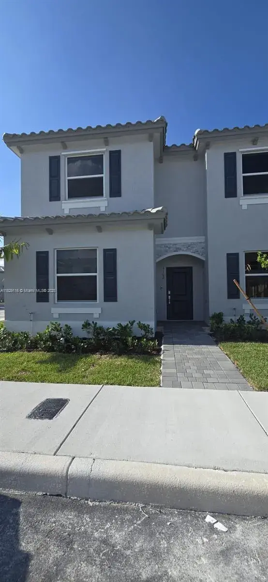 3 bedroom 3 bath Residential for sale at 1162 SE 1 TERRACE, Florida City FL 33034