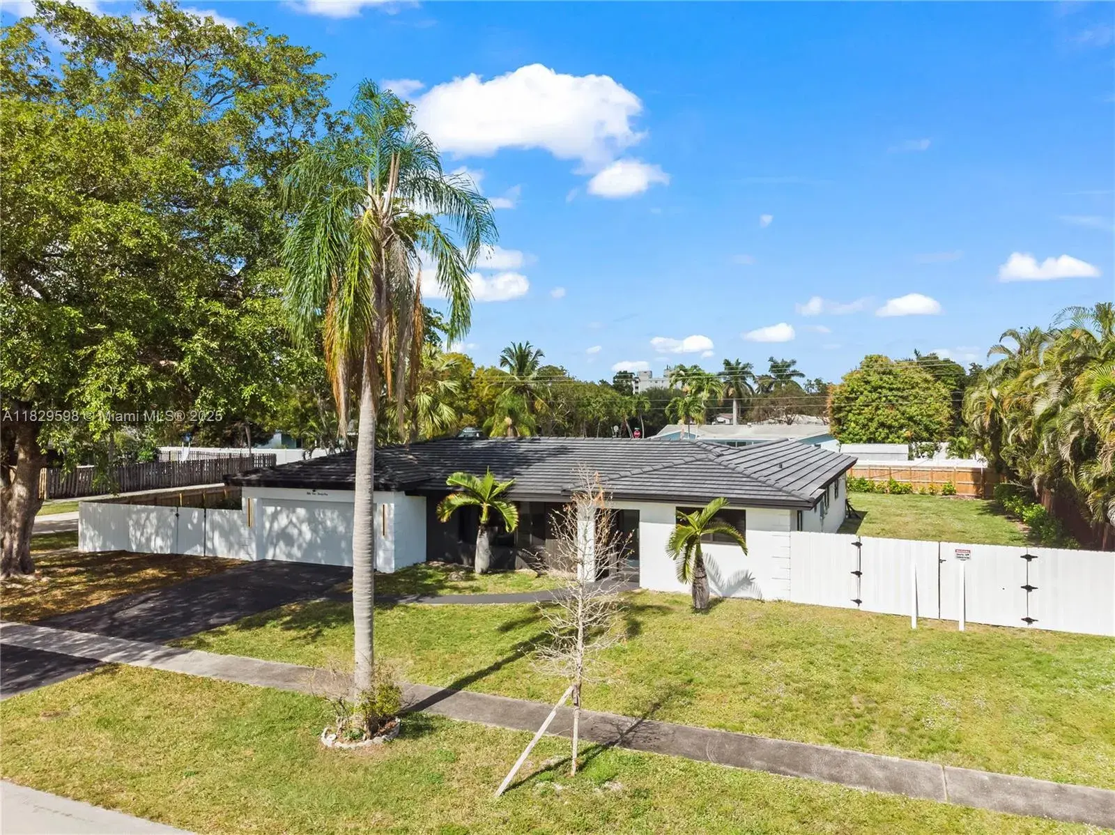 5131 Monroe St, Hollywood FL 33021