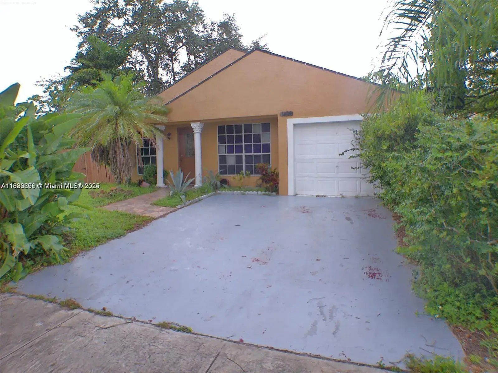 3 bedroom 2 bath Residential for sale at 1490 SW 85th Ter, Pembroke Pines FL 33025