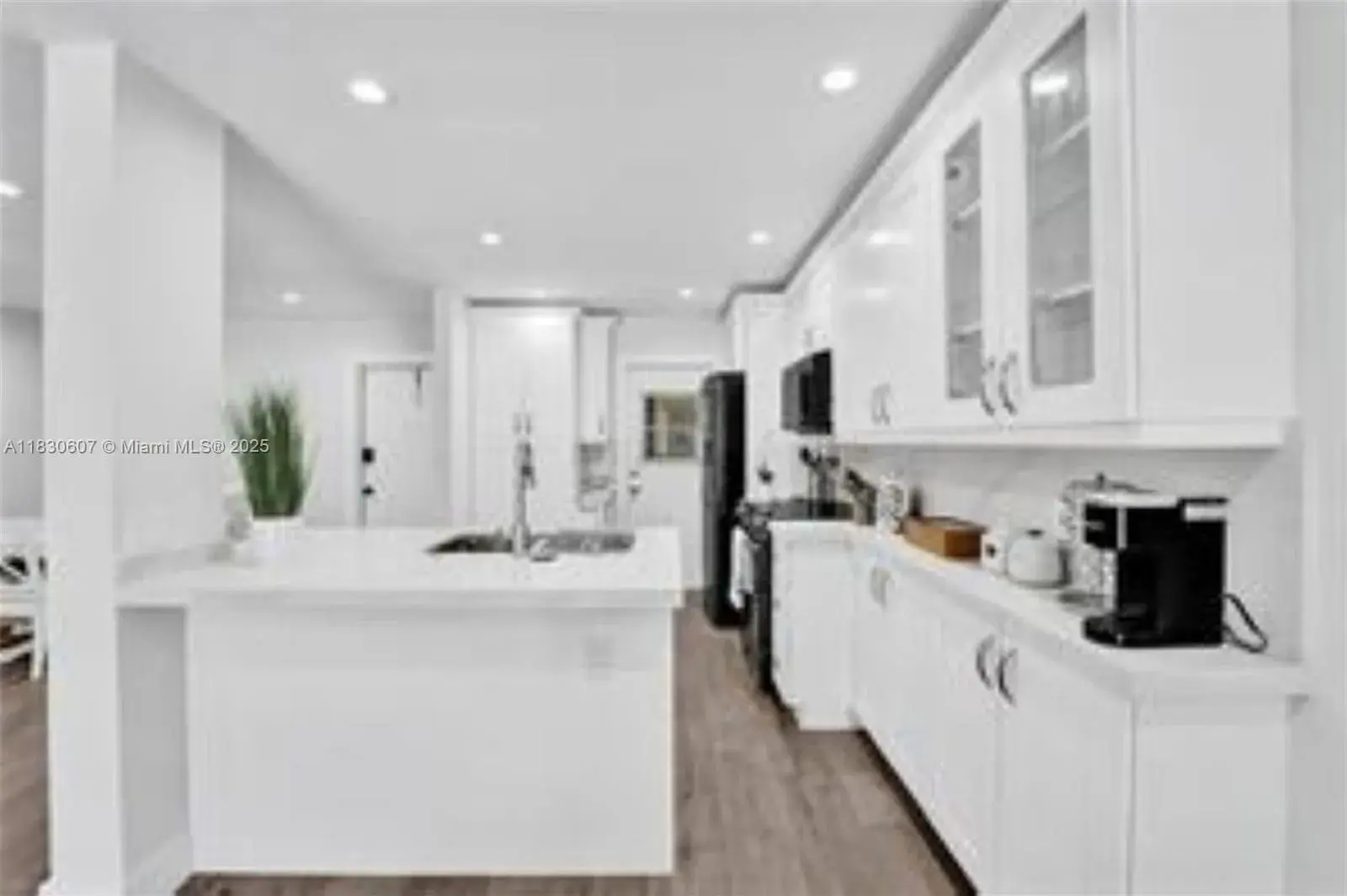 2 bedroom 2 bath Residential Lease for rent at 4100 N 58th Ave # 213, Hollywood FL 33021