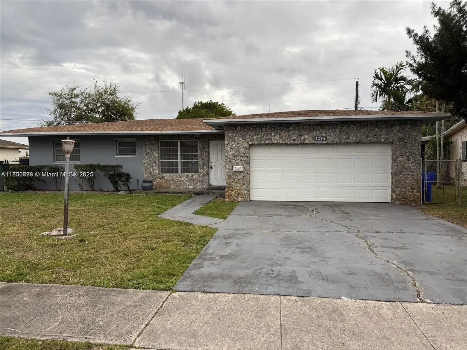 5360 Fletcher St, Hollywood FL 33021