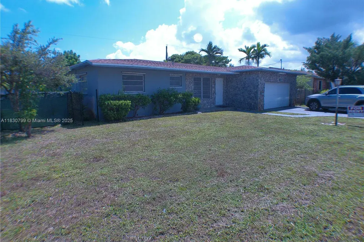 5360 Fletcher St, Hollywood FL 33021